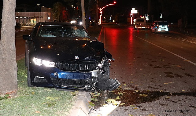Otomobille çarpışan motokurye hayatını kaybetti