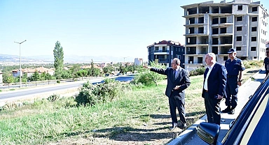 Vali Coşkun, sabıkalı kavşakta incelemelerde bulundu