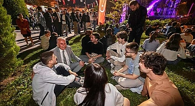 Başkan Zolan gençlerin festival coşkusuna ortak oldu