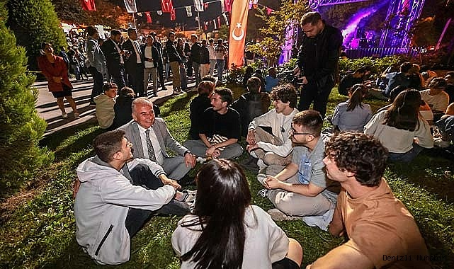 Başkan Zolan gençlerin festival coşkusuna ortak oldu