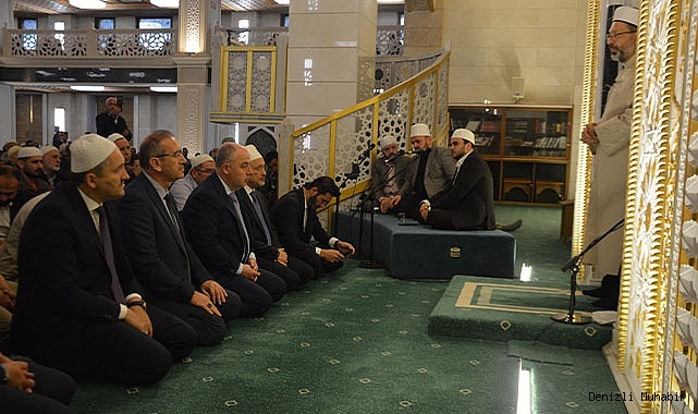 Diyanet İşleri Başkanı Erbaş, Denizli'de vatandaşlarla buluştu