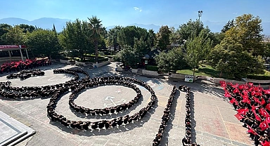Öğretmenlerden 100. yıla özel koreografi
