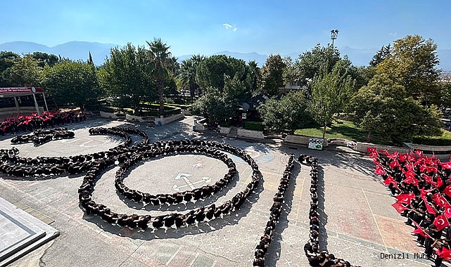 Öğretmenlerden 100. yıla özel koreografi