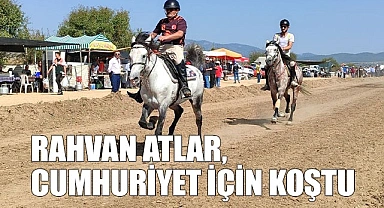 Tavas'ta rahvan atlar Cumhuriyetin 100. yaşı için koştu