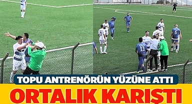 Topu antrenörün yüzüne attı, ortalık karıştı