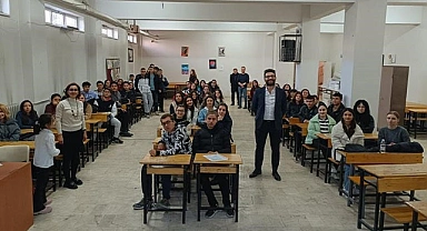 Başarılı doktor Buldanlı gençlere yol gösterdi