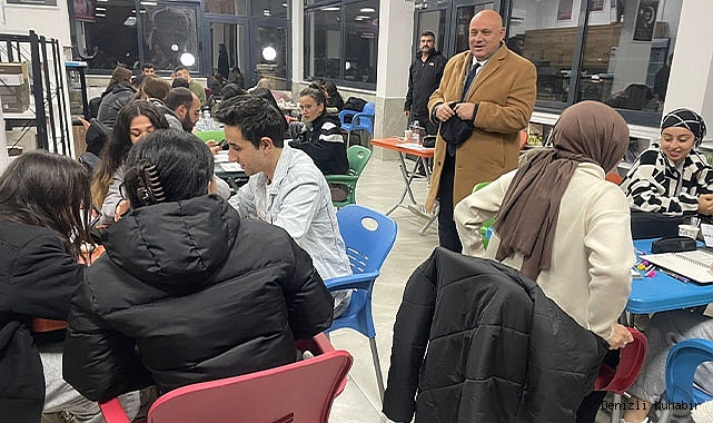 Başkan Şevik, Kitap Kafe’de gençlerle buluştu  