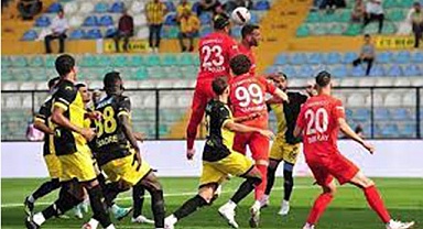 İstanbulspor ile Pendikspor 9. Buluşmada