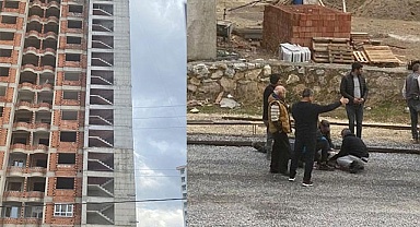 Kafasına 15. kattan kalıp malzemesi düşen inşaat işçisi öldü
