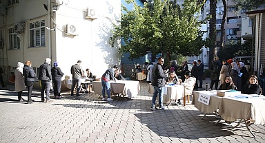 Öğrenim yardımı alacak öğrencilere banka kartları dağıtıldı