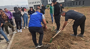 Serinhisar MYO ‘100 Fidan Dikelim’ Etkinliği Düzenledi