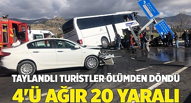 Taylandlı turistler ölümden döndü: 4'ü ağır 20 yaralı