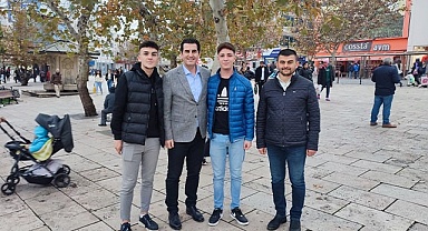 Başkan Güngör, Denizli Bayramyeri ve Kaleiçi Çarşı esnafını ziyaret etti.