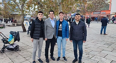 Başkan Güngör, Denizli Bayramyeri ve Kaleiçi Çarşı esnafını ziyaret etti.