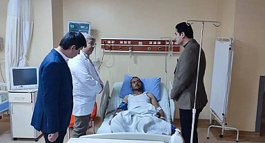Başkan Güngör, maden kazasında yaralı olarak kurtulan Salman’ı ziyaret etti.