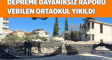 Çürük raporu verilen ortaokul yıkıldı