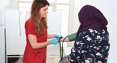 Sağlık kabini Merkezefendililere kolaylık sağlıyor