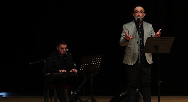 Sevilen şair İbrahim Sadri, Üstad Ersoy'un eserlerini seslendirdi