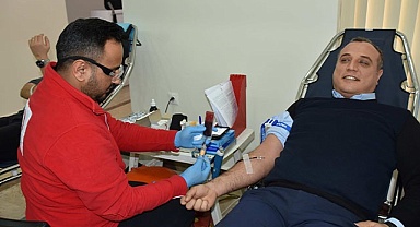 DENİZLİ OSB'DEN KIZILAY'A DESTEK