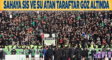 Sahaya sis ve su atan taraftar göz altında