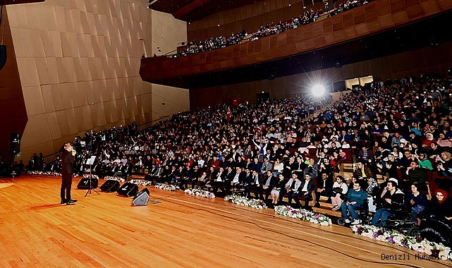Denizlililer, Yıldızdoğan şarkıları ile unutulmaz bir gece yaşadı