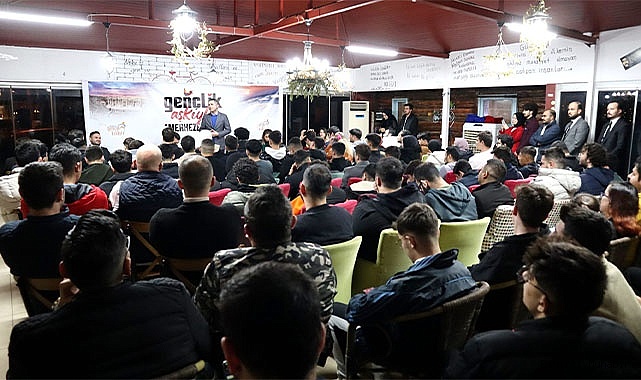Gençler ‘Ekrem’ Diyor