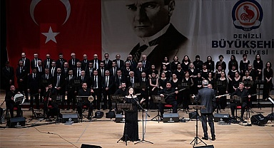"İnsan, Toprak ve Göç" temalı konser izleyenleri büyüledi