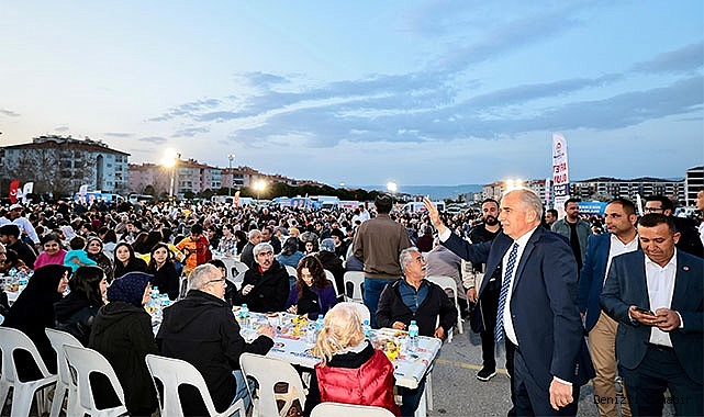 Başkan Zolan 10.000 kişilik iftar programına katıldı