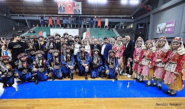 HALK OYUNLARI ŞÖLENİ BÜYÜLEDİ