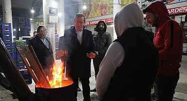 PEKDEMİR VE EKİBİNDEN HAL ESNAFINA ŞAFAK VAKTİ SÜRPRİZİ