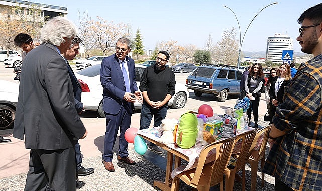 Rektör Kutluhan ‘PAÜ İle Gülümse’ Standını Ziyaret Etti