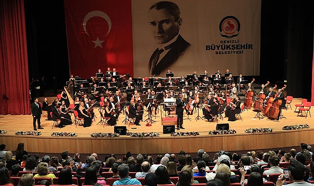 CSO Denizlililer için sahne aldı