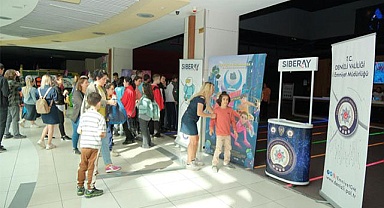 Ekip: Siberay Güneş Fırtınası sinema filmi öğrencilerle buluştu