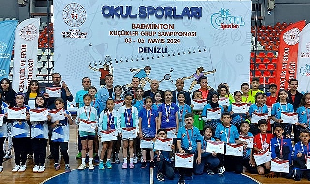BADMİNTONTA ŞAMPİYONRAKETLER BELLİ OLDU