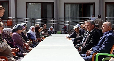 Kaymakam ve Başkan’dan huzurevine “Anneler Günü” ziyareti
