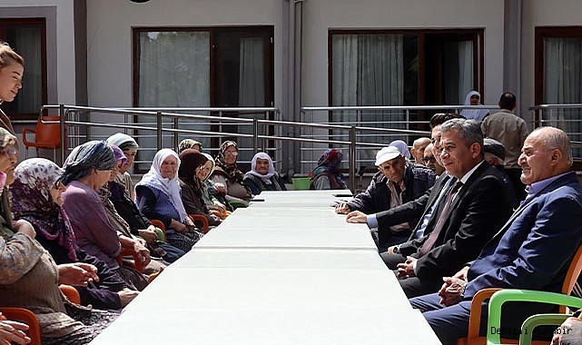 Kaymakam ve Başkan’dan huzurevine “Anneler Günü” ziyareti