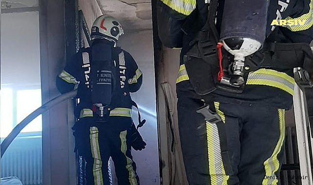Denizli’de iş hanında çıkan yangın paniğe sebep oldu