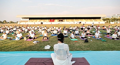 Kadınlar Dünya Yoga Gününü kutladı