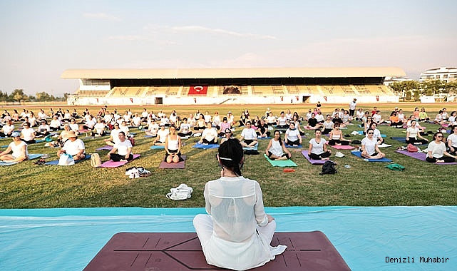Kadınlar Dünya Yoga Gününü kutladı