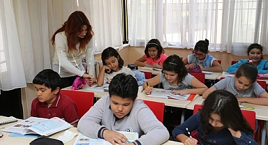 Denizli’de 200 bin öğrenci ders başı yaptı