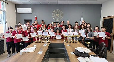 DENİZLİLİ HEMSBALL ŞAMPİYONLARINDAN İLMAN’A ZİYARET