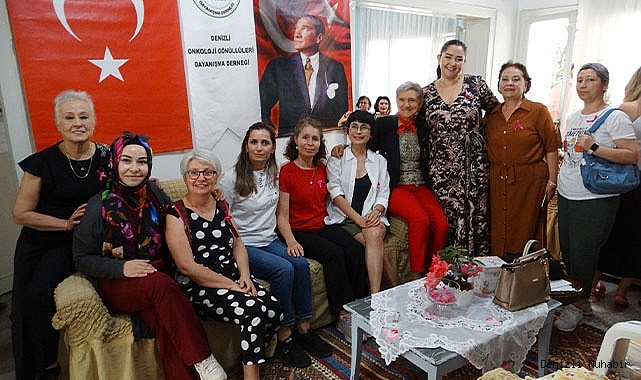 Onkoloji Gönüllüleri’nden pembe kurdeleli açılış