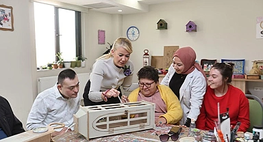 BAŞKAN DOĞAN ÖZEL ÖĞRENCİLERİ YALNIZ BIRAKMIYOR