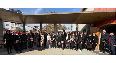 Honaz MYO Öğrencileri Atatürk Fotoğrafları Sergisini Ziyaret Etti