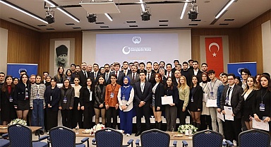 Hukuk Öğrencileri “Türkiye’nin Deniz İklimi Stratejisinde Gençlerin Rolü” Projesi Ulusal Zirvesi’ne Katıldı