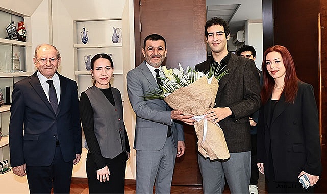 Başkan Çavuşoğlu’na Büyükşehir Gençlik Meclisi’nden ziyaret