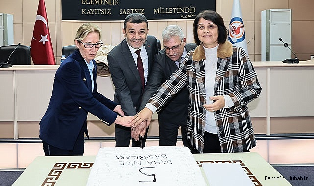 Başkan Çavuşoğlu’na muhtarlardan sürpriz ziyaret