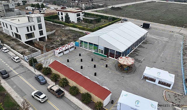 MERKEZEFENDİ BELEDİYESİ BUZ PATENİ PİSTİ KURDU