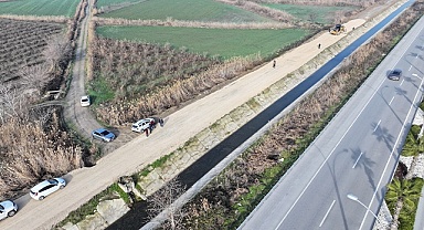 PAMUKKALE BELEDİYESİ’NDEN 3 MAHALLEYE ARAZİ YOLU DESTEĞİ