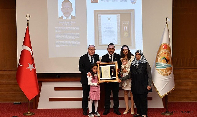 3 ŞEHİT YAKINI VE 5 GAZİYE DEVLET ÖVÜNÇ MADALYASI